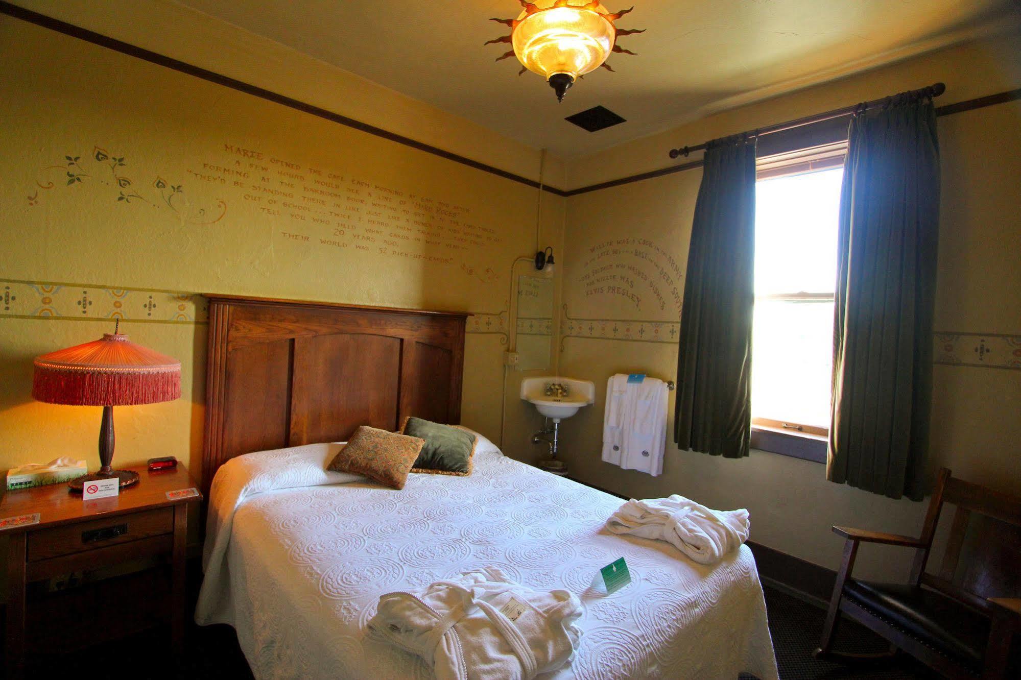Vila Mcmenamins Olympic Club Centralia Exteriér fotografie